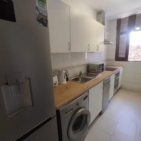Big With Shared Bath And Kitchen, 20m2, With Terrace And Ocean View *